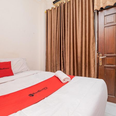 Reddoorz Plus @ Gunungsari Surabaya Kedurus Екстер'єр фото
