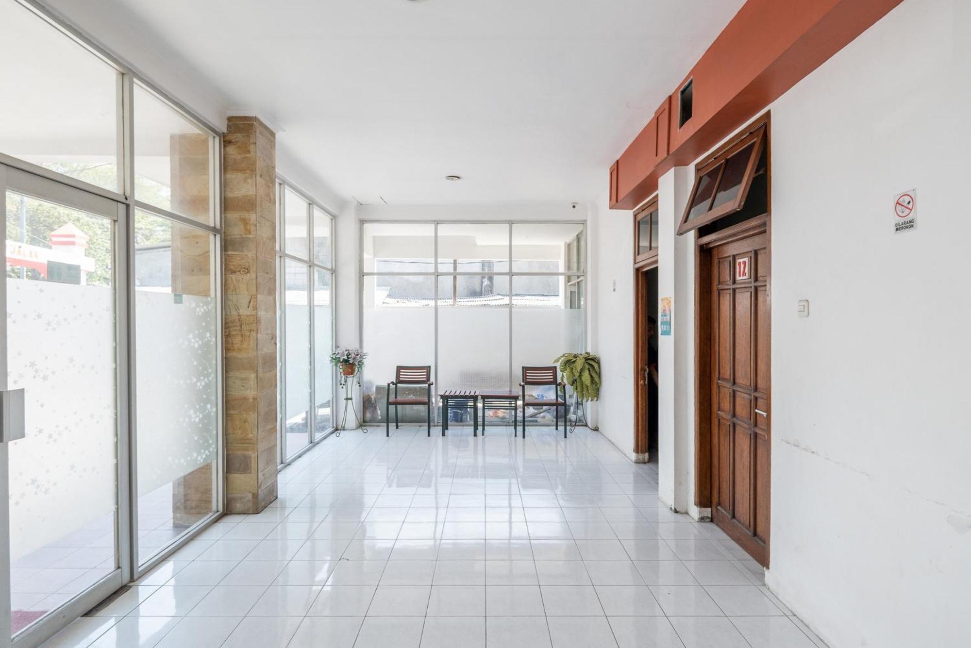 Reddoorz Plus @ Gunungsari Surabaya Kedurus Екстер'єр фото
